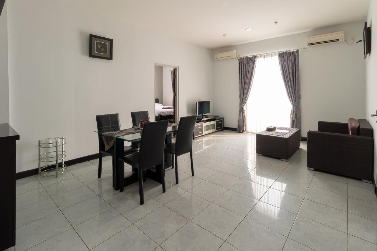 Hotel Golden Sky Pluit Jakarta Extérieur photo